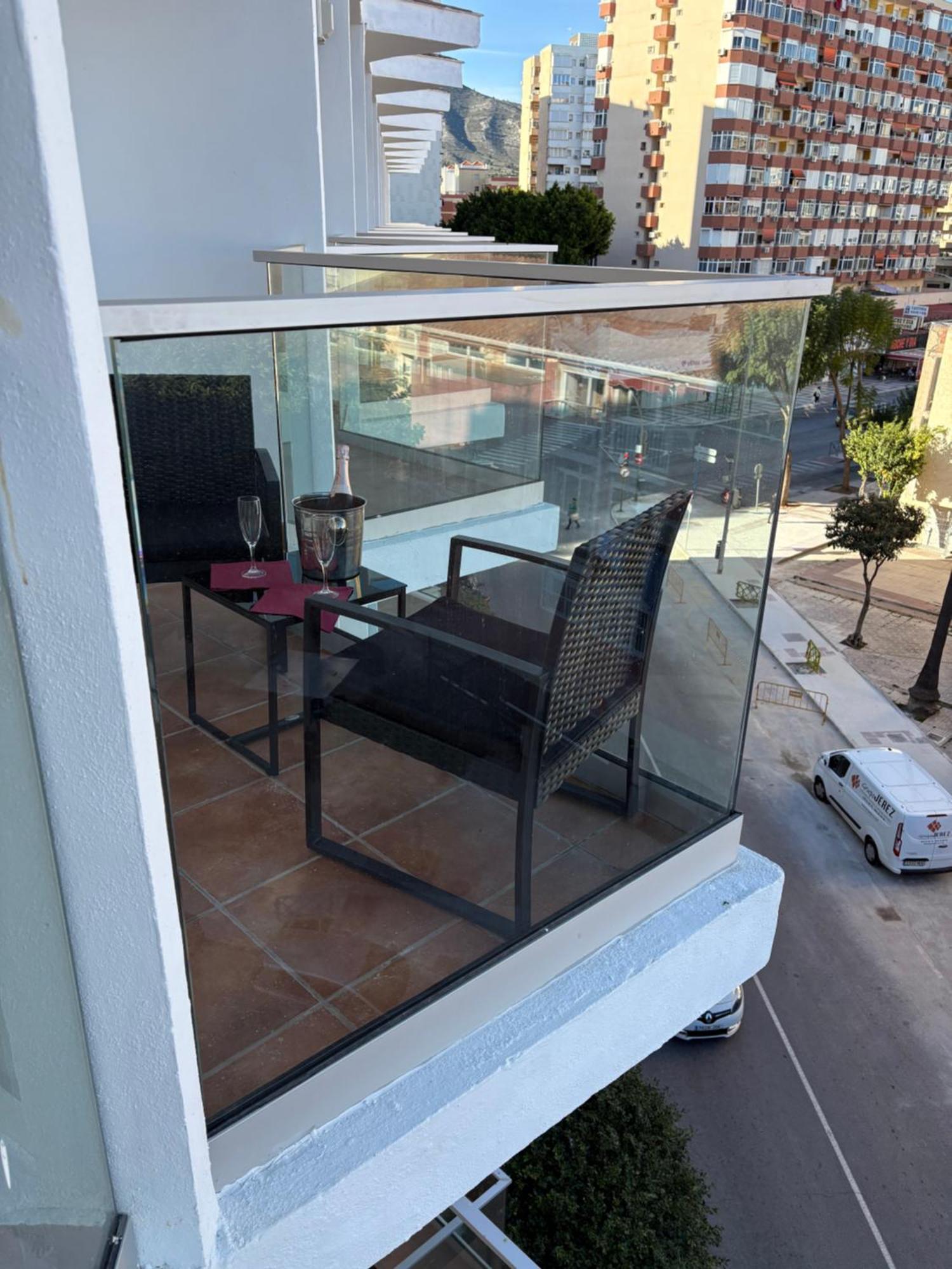 Apartamento de 1 Dormitorio con balcón y vistas a la ciudad
